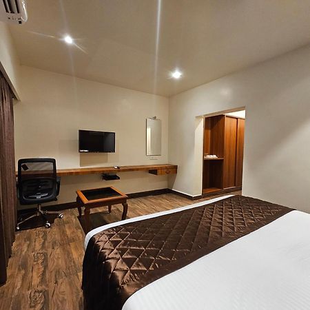 Hotel Pl Grand كارايكودي المظهر الخارجي الصورة
