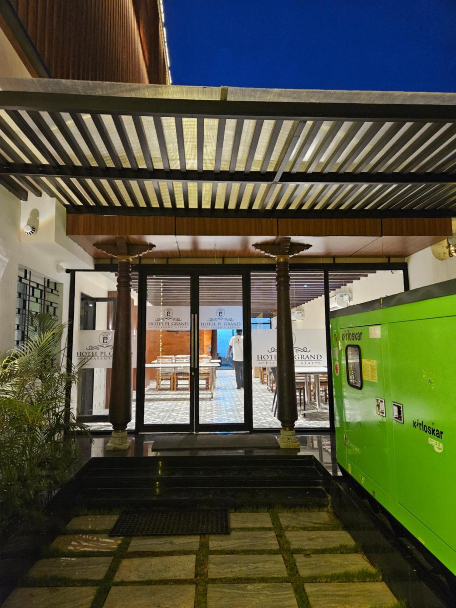 Hotel Pl Grand كارايكودي المظهر الخارجي الصورة