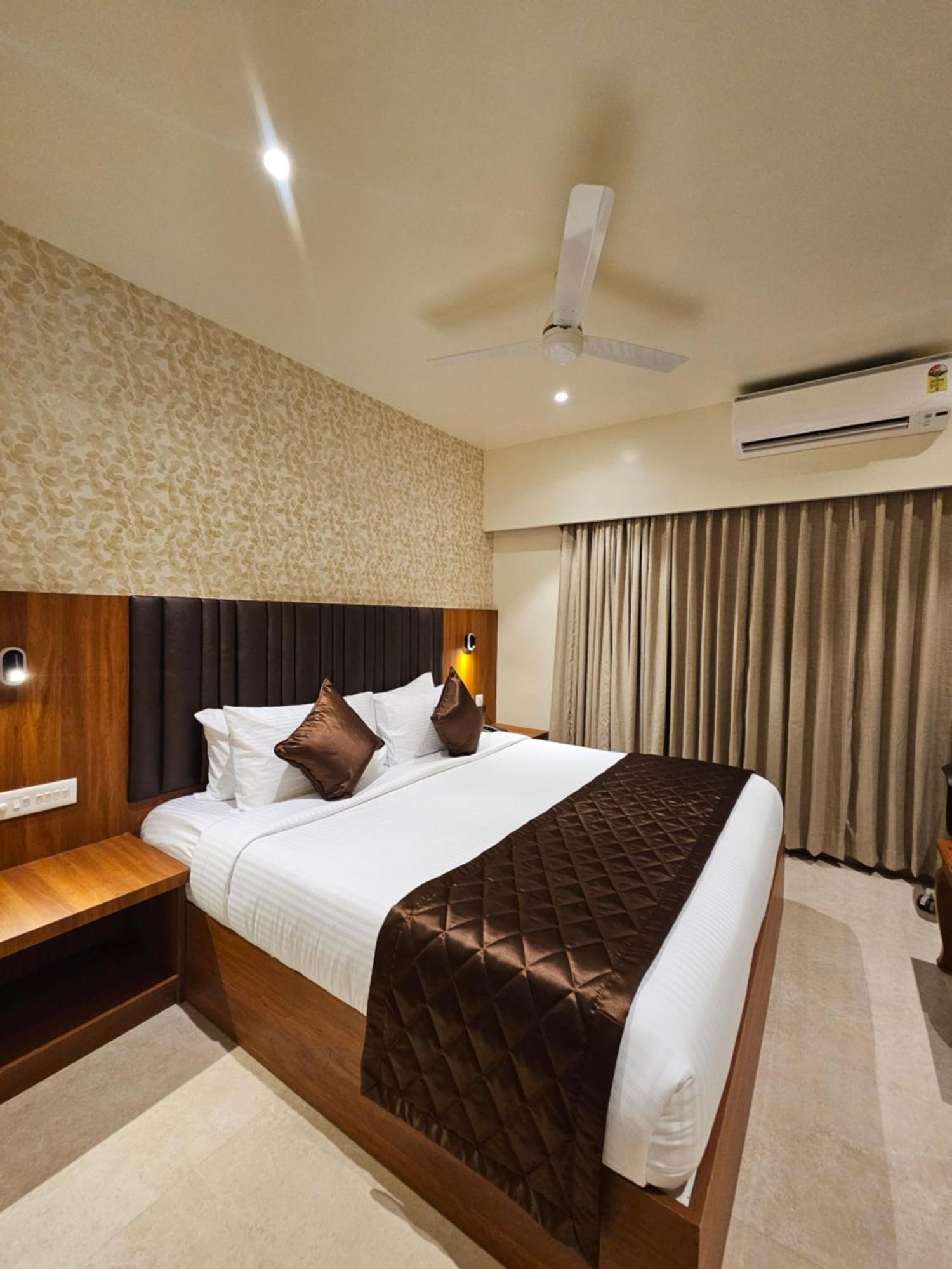 Hotel Pl Grand كارايكودي المظهر الخارجي الصورة