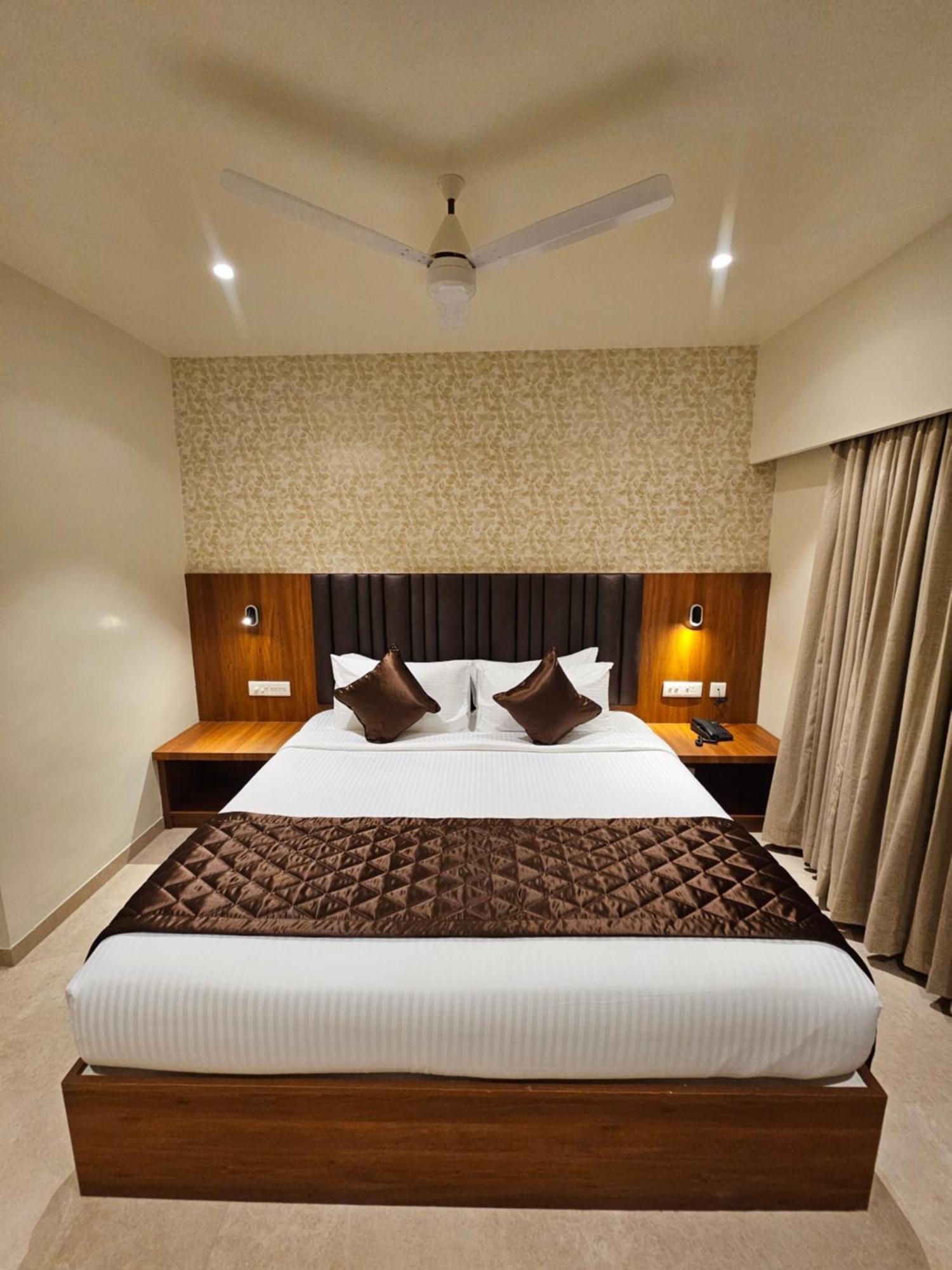 Hotel Pl Grand كارايكودي المظهر الخارجي الصورة