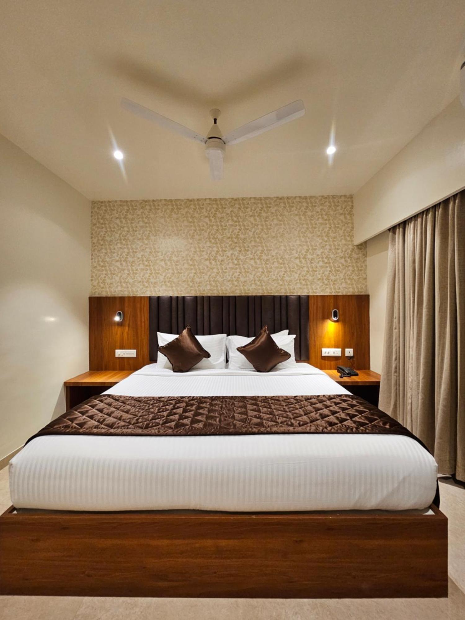 Hotel Pl Grand كارايكودي المظهر الخارجي الصورة